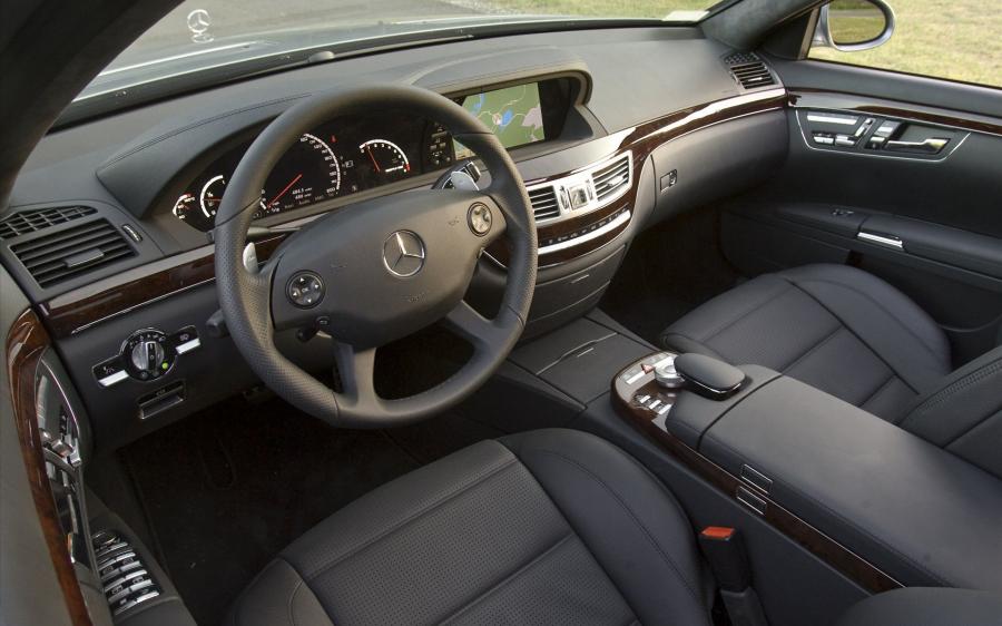  Mercedes-Benz S63 AMG 2009 года  (фото 19 из 42)